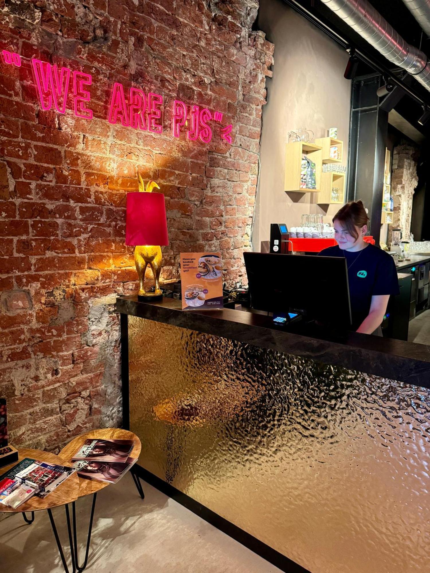 Pjs Hostel Groningen Eksteriør billede